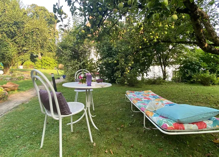 Ferienwohnung In Historischer Villa Mit Gartennutzung